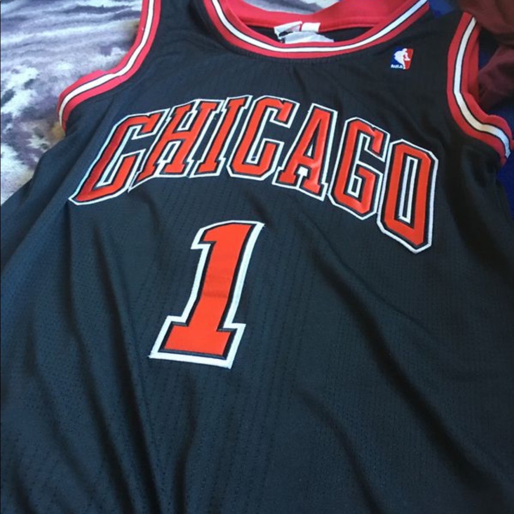 Bulls jersey derick rose black and red